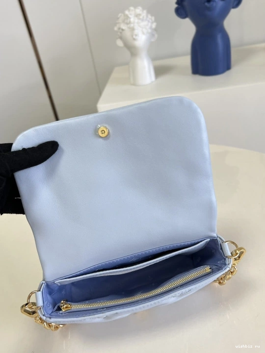 WIS VUITTON BUBBLEGRAM ON STRAP LOUIS WALLET 0111